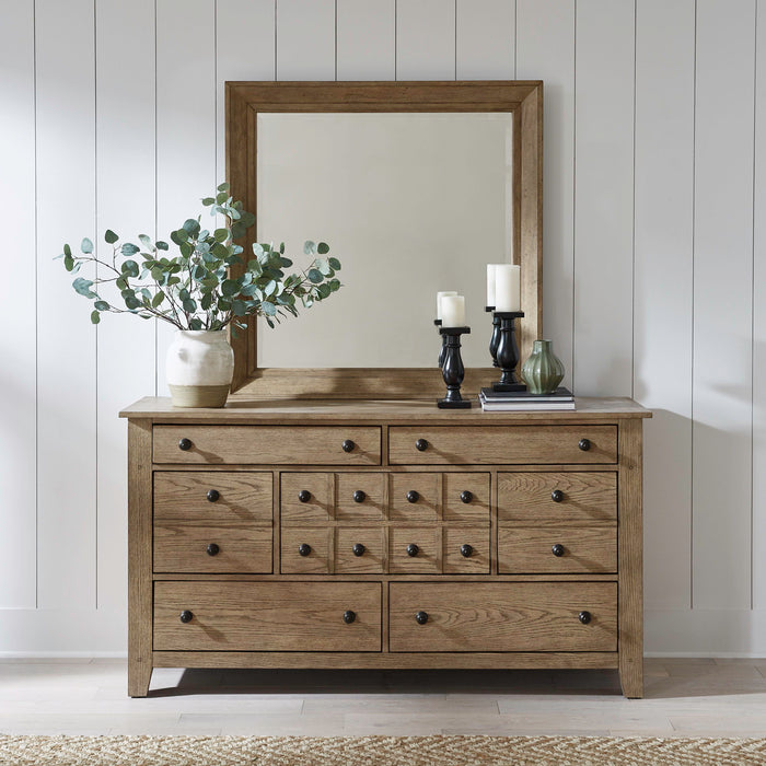 Grandpas Cabin - 7 Drawers Dresser & Mirror - Light Brown