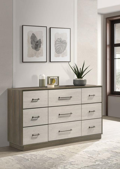 Fenwick - 9-Drawer Dresser