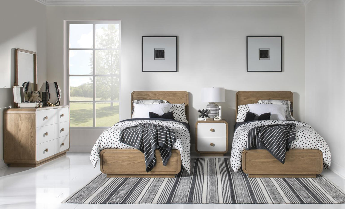Margot - Complete Panel Bed