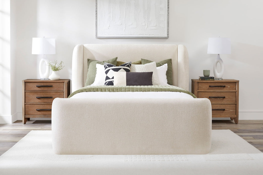 Shiloh - Wingback Upholstered Bed