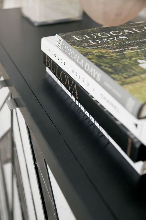 Sanctuary 2 - Noir Et Blanc Entertainment Console