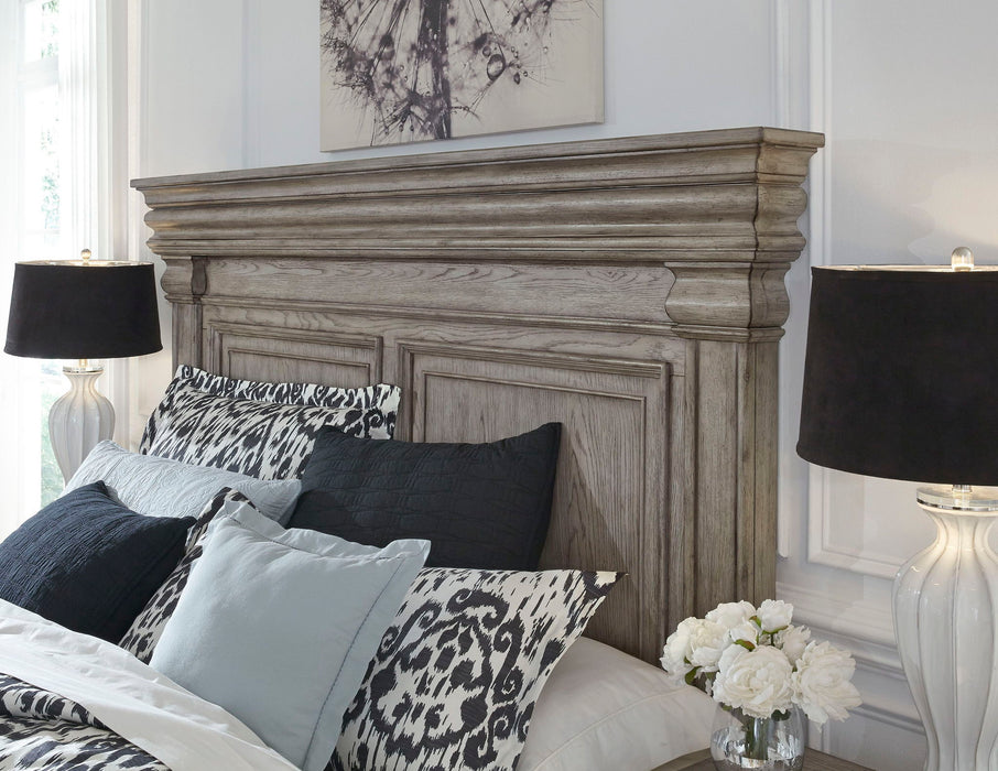 Madison Ridge - Queen Panel Wood Bed With Blanket Chest Footboard - Heritage Taupe