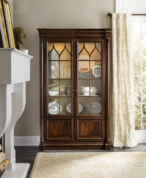 Leesburg - Display Cabinet