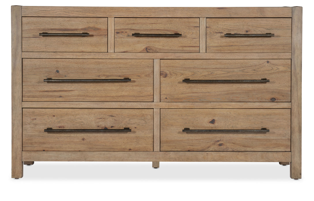 Vineyard Row - Seven-Drawer Dresser - Light Brown