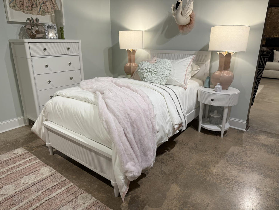 Adeline - Panel Bed